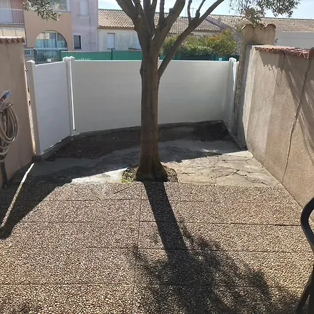 Semesterbostad Maison Type Pavillon Sans Vis A Vis Au Cap D'agde *