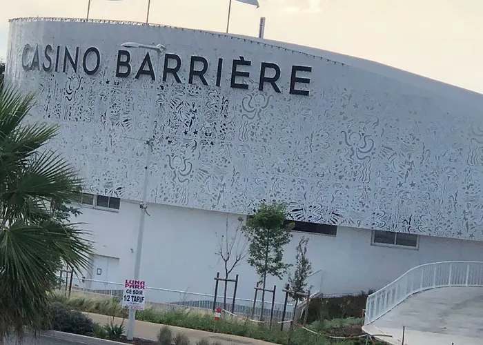 Maison Type Pavillon Sans Vis A Vis Au Cap D'agde * アグド